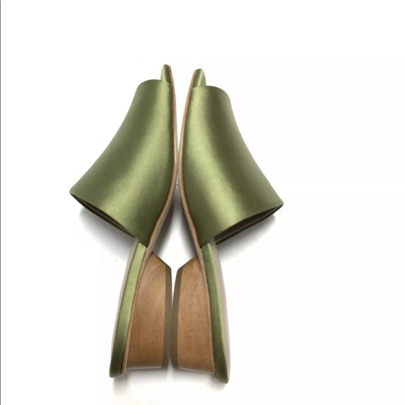 Donald J. Pliner Rimini Satin Mule Slides - Picture 6 of 6